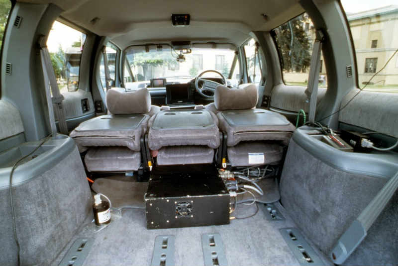 Illustration for article titled They Drove Cross-Country In An Autonomous Minivan Without GPS. In 1995.